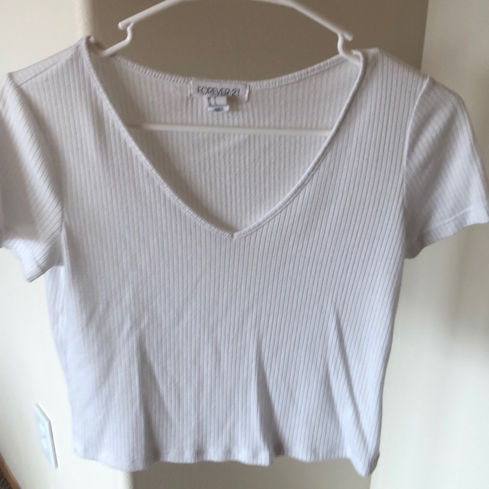 Forever 21 White v neck crop top